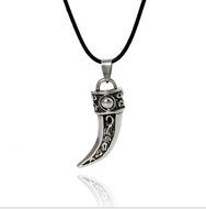 Punk Stainless Steel Men Domineering Wolf Tooth Shape Pendant Necklace Jewelry