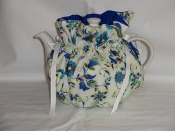 Pretty Blue Floral 6 Cup Reversible Tea Pot Cozy