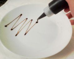 2oz Multi-use Plastic Squeeze Bottles 12/pk Cake Decorating Paint Crafts Condiments 2 oz 60ml with Yorker Caps N3
