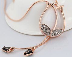 Fashion Korean Style Tulip Flower Women's Sweater Chain (Rose gold-White) N6