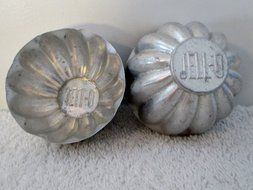 7 Original Jell-o 1930's Single Serve Fluted Vintage Tin Ware Molds 3 " wide and 2 3/4 " deep N2