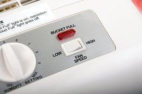 Haier DM32EK 32 Pint Mechanical Dehumidifier N3