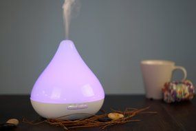 300ml Ultrasonic Cool Mist Humidifier ,Essential Oil Aromatherapy Diffuser with 7 Colors LED and Waterless Auto... N49