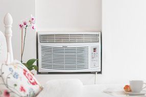 Haier ESA408J 8000-BTU Room Air Conditioner Energy Star with Remote N7