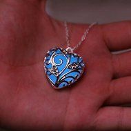 Fashion Magical Fairy Glow in the Dark Pendant Locket Heart Necklace Luminous N2
