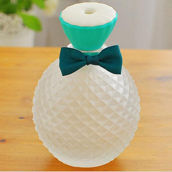 YJY 300mL Crystal Glass Bottle Aromatherapy Essential Oil Diffuser - USB Silent Ultrasonic Waterless Auto Shut-off... N10