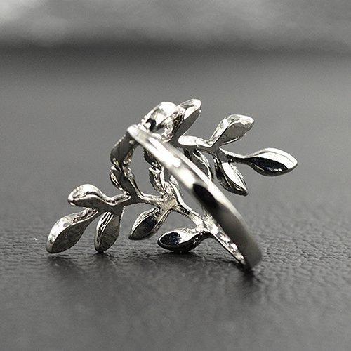Women's Retro Punk Leaf Shape Rhinestone Decor Ring Party Jewelry Charms Sanwood (8)