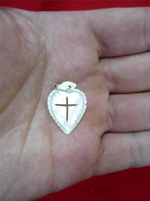 Mother of Pearl Pendant Heart Shape with Crucifix Cross Hand Made Jerusalem N2
