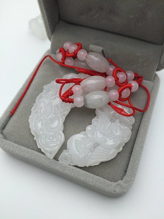 White Jade Pendant Necklace Crescent Pendant Exquisite Lovers' Pendant Necklace N3
