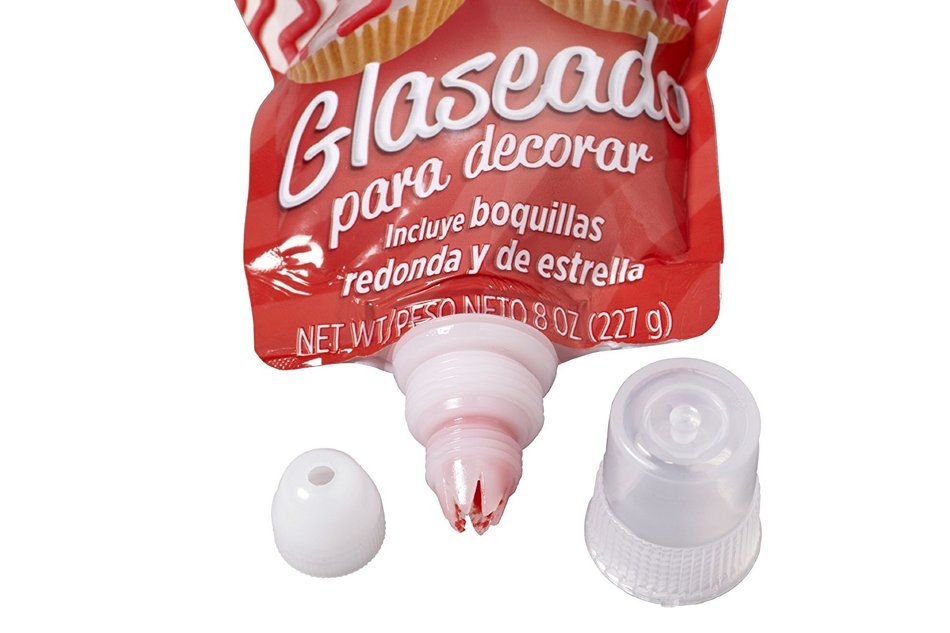 Wilton 704-0188 Icing Pouch with Tips, 8-Ounce, Red