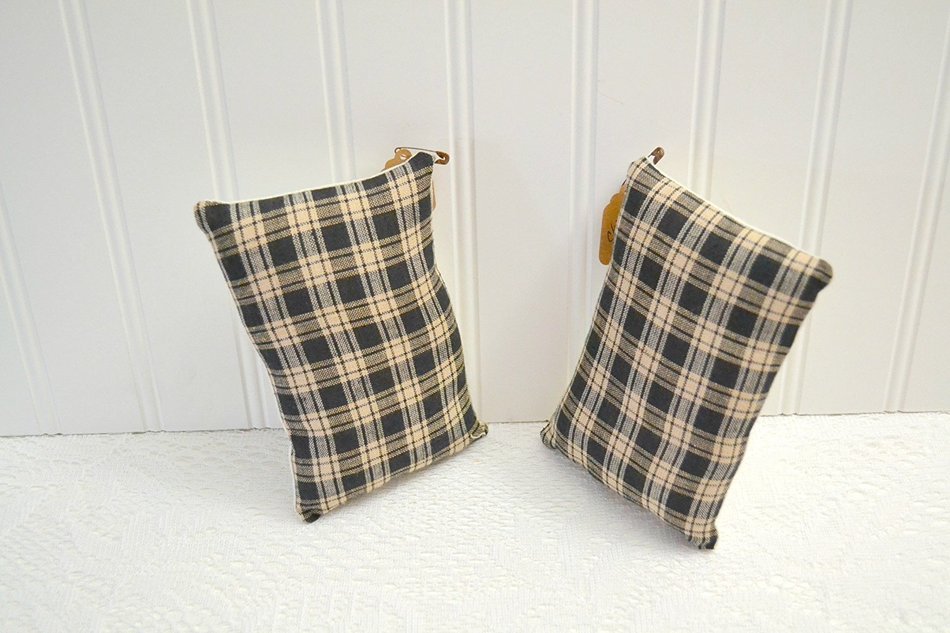 Primitive feed sacks pillow tucks bowl filler