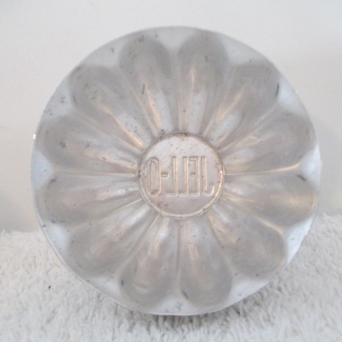 7 Original Jell-o 1930's Single Serve Fluted Vintage Tin Ware Molds 3 " wide and 2 3/4 " deep