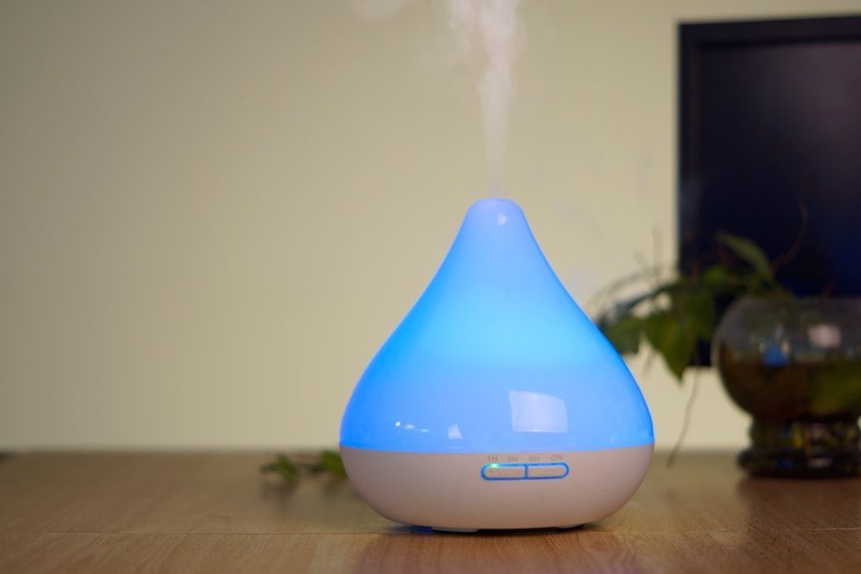 300ml Ultrasonic Cool Mist Humidifier ,Essential Oil Aromatherapy Diffuser with 7 Colors LED and Waterless Auto... N46