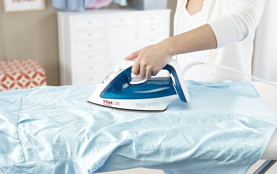 T-fal FV4476 Ultraglide Easycord Steam Iron Ceramic Scratch Resistant Non-Stick Soleplate with Auto-Off and Anti-Drip... N5