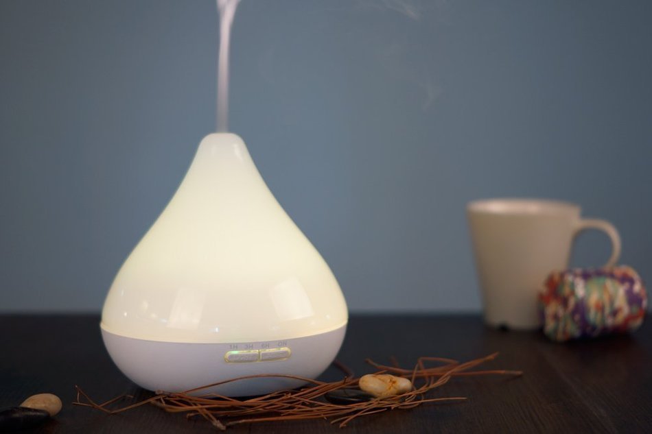 300ml Ultrasonic Cool Mist Humidifier ,Essential Oil Aromatherapy Diffuser with 7 Colors LED and Waterless Auto... N48