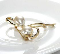 OCTCHOCO Bow Brooches Imitation Pearl Simple Bowknot Clip Pin for Women Dress Shawl (Gold) N4