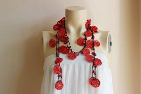Rose Necklace-Rose Crochet Necklace-Crochet Beaded Necklace-Turkish Oya necklace-Red and Black Necklace with Coral... N3