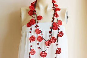 Rose Necklace-Rose Crochet Necklace-Crochet Beaded Necklace-Turkish Oya necklace-Red and Black Necklace with Coral... N5