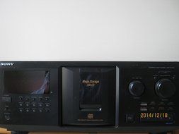 Sony CDP-CX350 MegaStorage 300-CD Changer (Discontinued by Manufacturer) N2