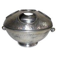 A&amp;B Home 39571 18 x 14 x 11 in. Iron Vase, Itlalian Pewter