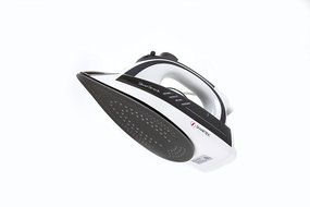 Smartek SilverStreak Heavy-duty Steam Iron SK1500 N4