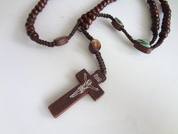 2 X pieces Unique Wooden Beads Rosary Catholic Necklace Holy Soil Medal &amp; Cross (Brown) N7