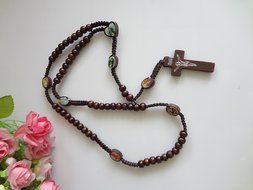2 X pieces Unique Wooden Beads Rosary Catholic Necklace Holy Soil Medal &amp; Cross (Brown) N8