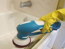 Power Scrubber with 2 Rechargeable Batteries 4 Brushes 1 Scouring Pad Ideal Bathroom Power Scrubber N2