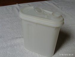Tupperware 1qt. Beverage Container w/Flip-Top Seal FROSTY WHITE