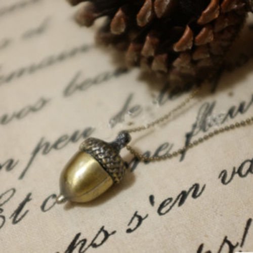 Fashion Women Acorn Necklace Retro Charm Bronze Sweater Chain Necklace Jewelry N4