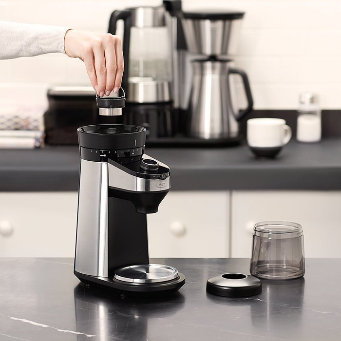 OXO On Conical Burr Coffee Grinder with Intelligent Dosing Scale N2