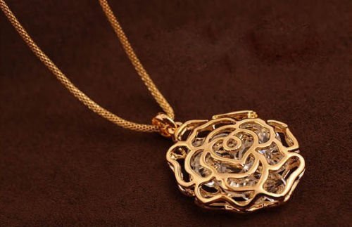 Women Gold Hollow Rose Flower Crystal Rhinestone Pendant Long Chain Necklace N3