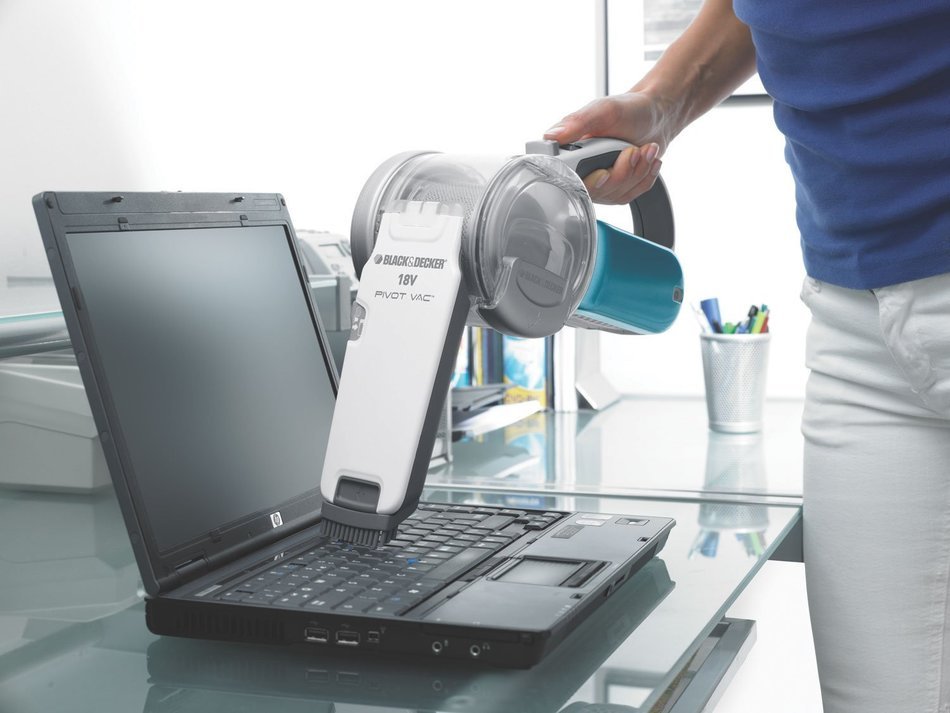 Black & Decker Pivot Vac 18V Cordless Pivoting Hand Vac, PHV1810
