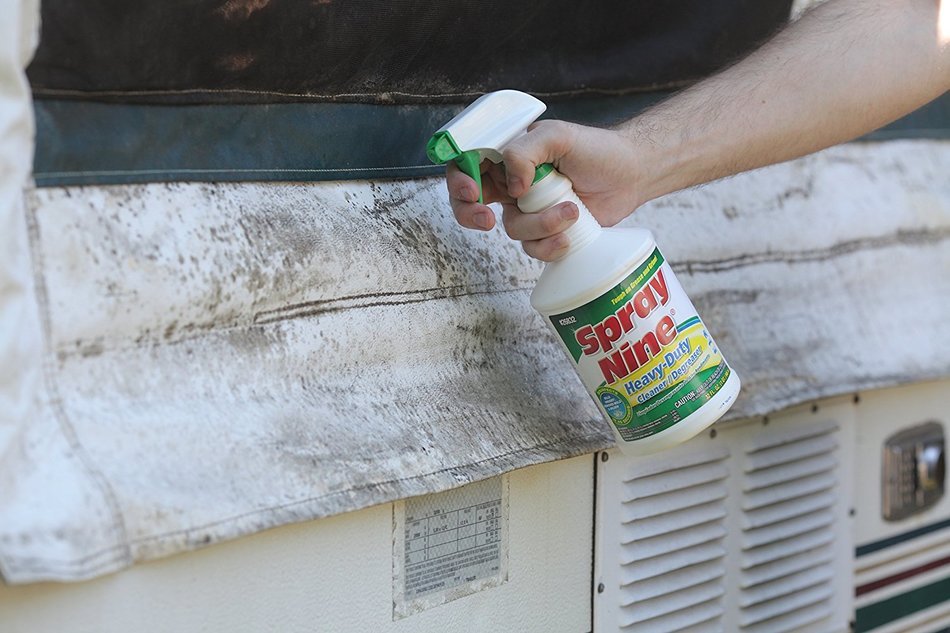 Spray Nine 26832 Heavy Duty Cleaner/Degreaser and Disinfectant, 32 oz. N16