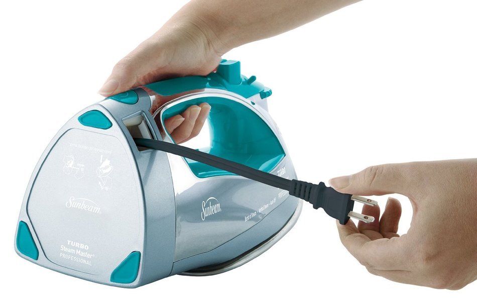 Sunbeam Steam Master Iron with Anti-Drip Non-Stick Stainless Steel Soleplate and 8' Retractable Cord, 1400 Watt N13