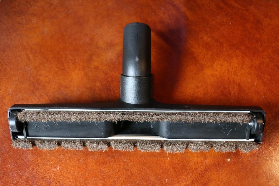 GREEN LABEL 1 & 1/4 INCH DELUXE FLOOR BRUSH N2