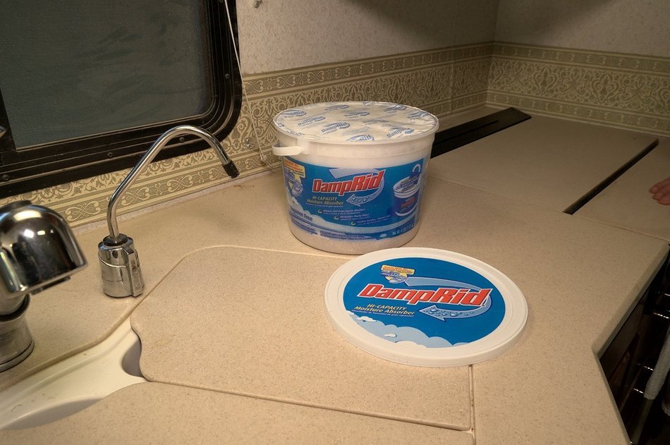 DampRid FG50T Hi-Capacity Moisture Absorber, 4-Pound Tub