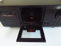 Sony CDP-CX255 - 200 Disc CD Player with Text input N2