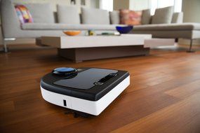 Neato Botvac D80 Robot Vacuum for Pets and Allergies N4