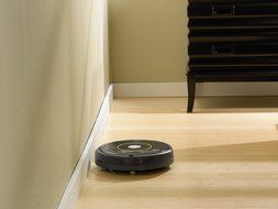 iRobot Roomba 650 Robotic Vacuum Cleaner N4