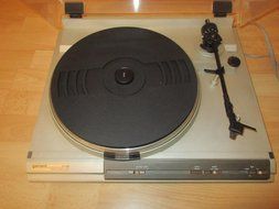 Garrard Direct Drive D-30 Turntable Record Player