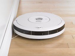 iRobot 530 Roomba Vacuuming Robot, White N5