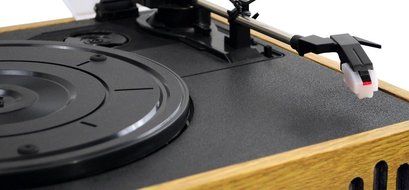 PYLE-HOME PVNTTR22 Retro Belt-Drive Turntable with Three Speeds and AM/FM Radio N4