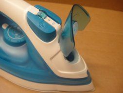 Philips Steam Iron 220/240 Volt For Use in Europe Asia Africa (Non-USA Compliant) N4