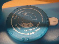 Philips Steam Iron 220/240 Volt For Use in Europe Asia Africa (Non-USA Compliant) N5
