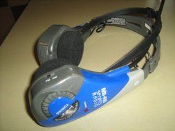 Lenoxx Sound AM/FM Sport Radio Headphone Model# Lenoxx Sound 885M (Dark Blue/Grey/Black version) N3
