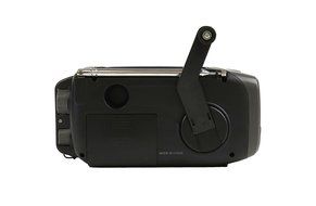 Kaito KA350GN Voyager Trek Solar/Crank AM/FM/SW NOAA Weather Radio with 5-LED Flashlight, Green N16