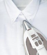 Rowenta DZ5160 Focus Auto Shut off Stainless Steel Soleplate Steam Iron, 1700-Watt, Brown N3