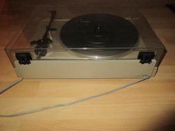 Garrard Direct Drive D-30 Turntable Record Player N4