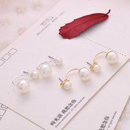 KAKA(TM) Women Girl Korean Stylish Black Four-leaf Glass Pearl Beauty Earing Accessories N18